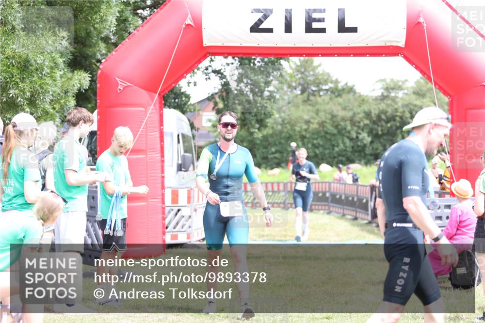 21.06.2026 - 29. Vierlanden-Triathlon Andreas Tolksdorf http://msf.ph/oto/9893378 21.06.2026 14:05:43 Ziel 866, 1038, 866, 1038 meine-sportfotos.de
