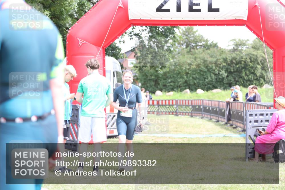 21.06.2026 - 29. Vierlanden-Triathlon Andreas Tolksdorf http://msf.ph/oto/9893382 21.06.2026 14:05:50 Ziel  meine-sportfotos.de