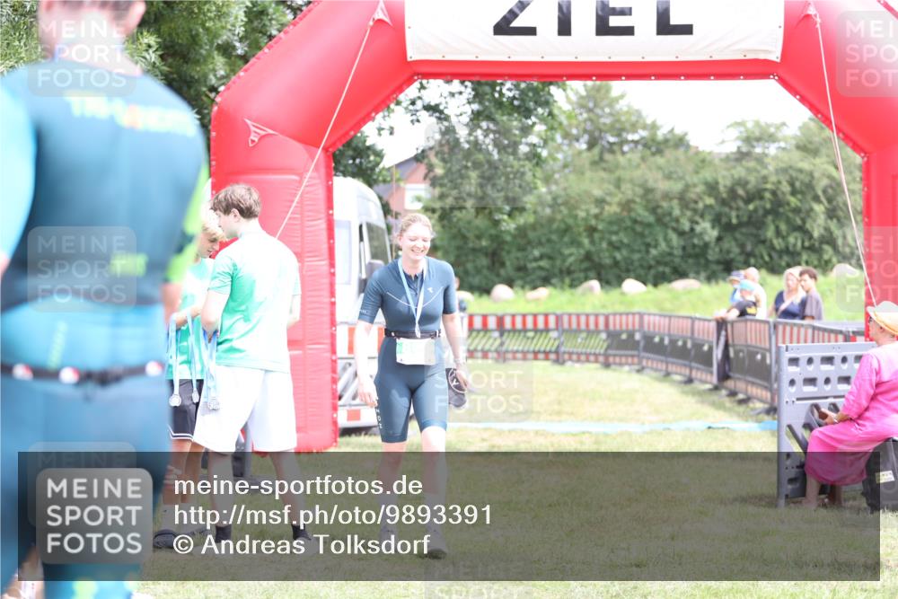 21.06.2026 - 29. Vierlanden-Triathlon Andreas Tolksdorf http://msf.ph/oto/9893391 21.06.2026 14:05:50 Ziel  meine-sportfotos.de