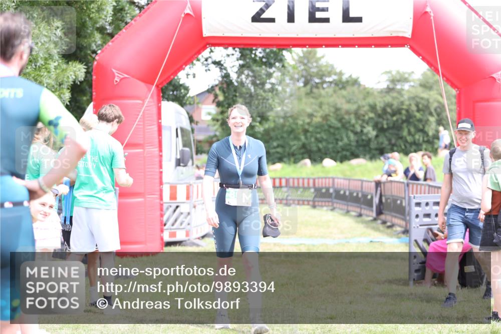 21.06.2026 - 29. Vierlanden-Triathlon Andreas Tolksdorf http://msf.ph/oto/9893394 21.06.2026 14:05:51 Ziel  meine-sportfotos.de
