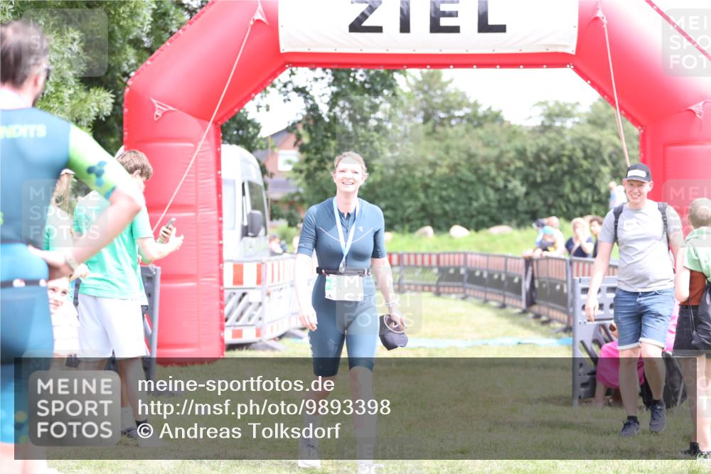 21.06.2026 - 29. Vierlanden-Triathlon Andreas Tolksdorf http://msf.ph/oto/9893398 21.06.2026 14:05:52 Ziel  meine-sportfotos.de