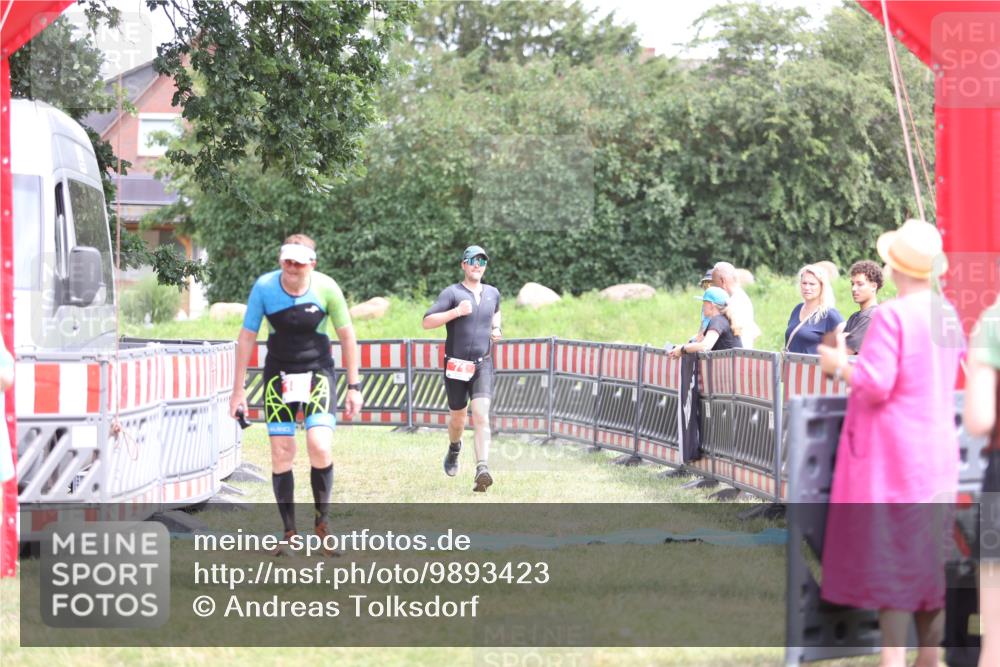 21.06.2026 - 29. Vierlanden-Triathlon Andreas Tolksdorf http://msf.ph/oto/9893423 21.06.2026 14:06:53 Ziel 71, 180, 1057, 71, 180, 1057 meine-sportfotos.de