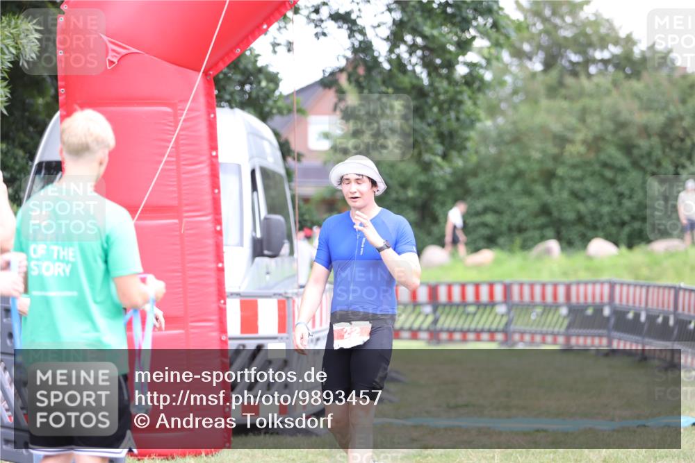 21.06.2026 - 29. Vierlanden-Triathlon Andreas Tolksdorf http://msf.ph/oto/9893457 21.06.2026 14:09:04 Ziel 22, 1126, 22, 1126 meine-sportfotos.de