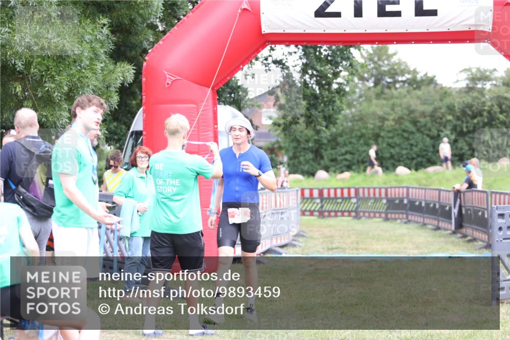 21.06.2026 - 29. Vierlanden-Triathlon Andreas Tolksdorf http://msf.ph/oto/9893459 21.06.2026 14:09:05 Ziel 22, 1126, 22, 1126 meine-sportfotos.de