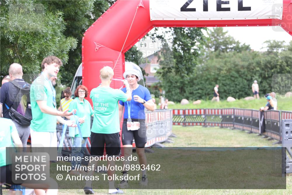 21.06.2026 - 29. Vierlanden-Triathlon Andreas Tolksdorf http://msf.ph/oto/9893462 21.06.2026 14:09:05 Ziel 22, 1126, 22, 1126 meine-sportfotos.de
