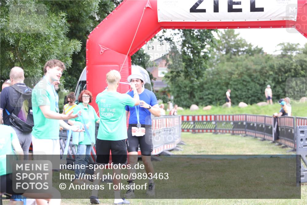 21.06.2026 - 29. Vierlanden-Triathlon Andreas Tolksdorf http://msf.ph/oto/9893463 21.06.2026 14:09:05 Ziel 22, 1126, 22, 1126 meine-sportfotos.de