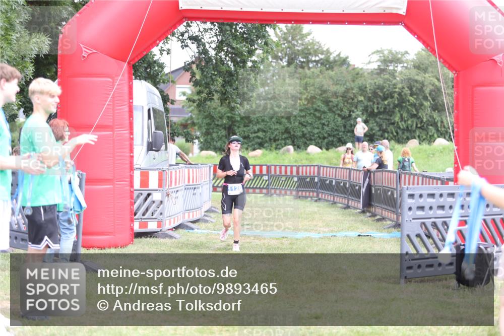 21.06.2026 - 29. Vierlanden-Triathlon Andreas Tolksdorf http://msf.ph/oto/9893465 21.06.2026 14:09:15 Ziel 243, 1126, 243, 1126 meine-sportfotos.de