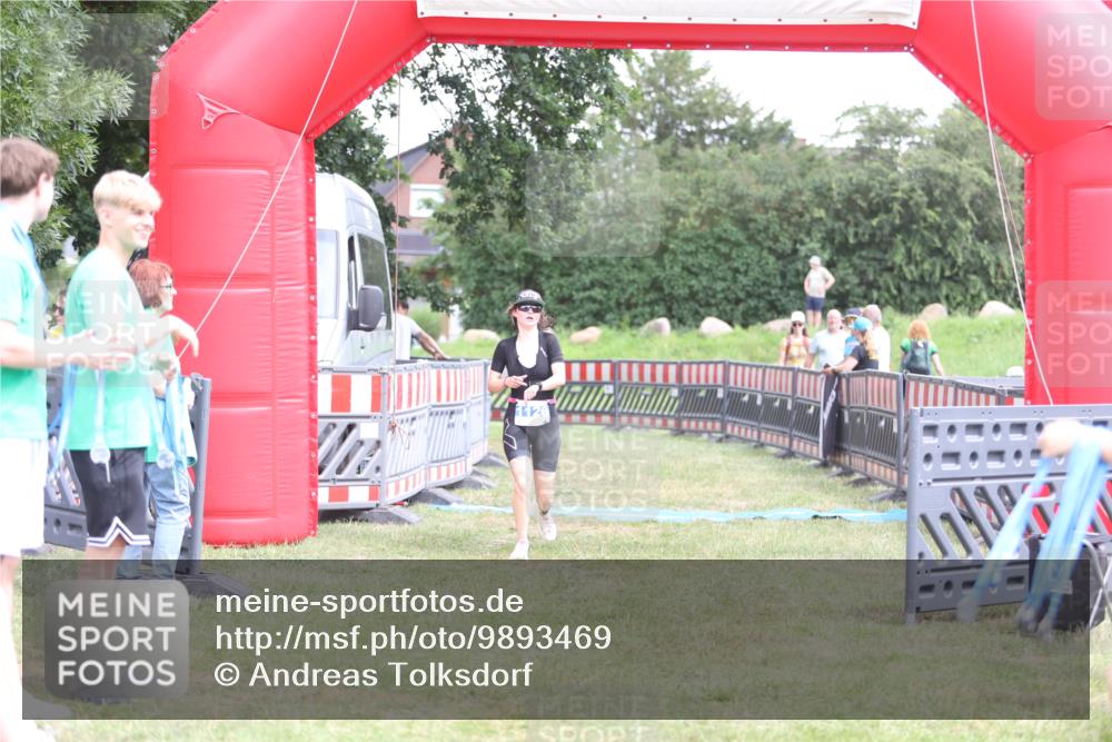 21.06.2026 - 29. Vierlanden-Triathlon Andreas Tolksdorf http://msf.ph/oto/9893469 21.06.2026 14:09:15 Ziel 243, 1126, 243, 1126 meine-sportfotos.de