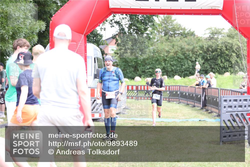 21.06.2026 - 29. Vierlanden-Triathlon Andreas Tolksdorf http://msf.ph/oto/9893489 21.06.2026 14:11:29 Ziel 200, 1153, 200, 1153 meine-sportfotos.de