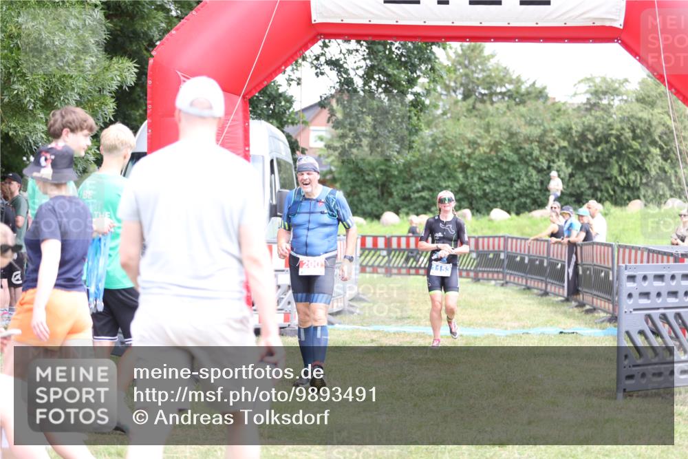 21.06.2026 - 29. Vierlanden-Triathlon Andreas Tolksdorf http://msf.ph/oto/9893491 21.06.2026 14:11:29 Ziel 200, 1153, 200, 1153 meine-sportfotos.de