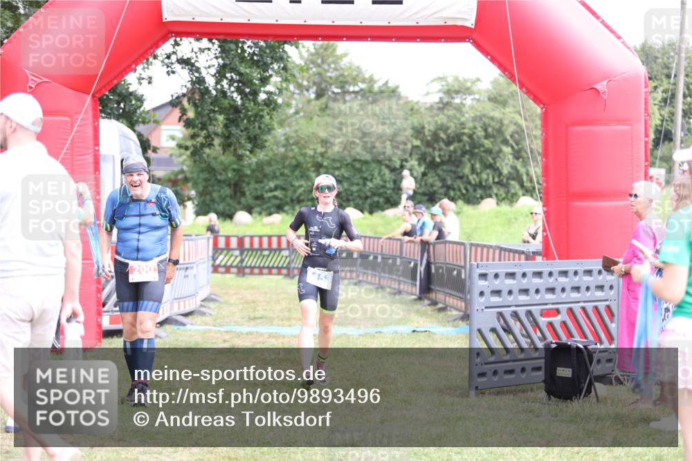 21.06.2026 - 29. Vierlanden-Triathlon Andreas Tolksdorf http://msf.ph/oto/9893496 21.06.2026 14:11:30 Ziel 200, 1153, 200, 1153 meine-sportfotos.de