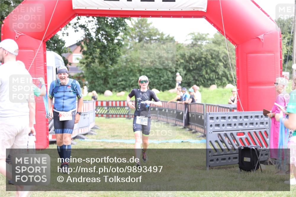 21.06.2026 - 29. Vierlanden-Triathlon Andreas Tolksdorf http://msf.ph/oto/9893497 21.06.2026 14:11:30 Ziel 200, 1153, 200, 1153 meine-sportfotos.de