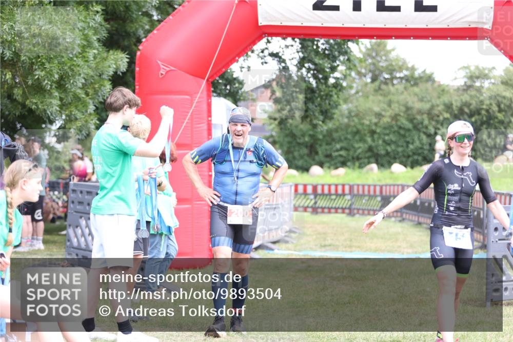 21.06.2026 - 29. Vierlanden-Triathlon Andreas Tolksdorf http://msf.ph/oto/9893504 21.06.2026 14:11:33 Ziel 1153, 1153 meine-sportfotos.de