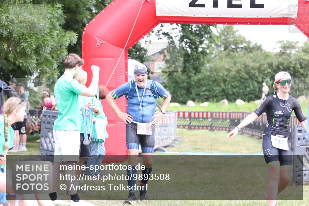 21.06.2026 - 29. Vierlanden-Triathlon Andreas Tolksdorf http://msf.ph/oto/9893508 21.06.2026 14:11:33 Ziel 1153, 1153 meine-sportfotos.de