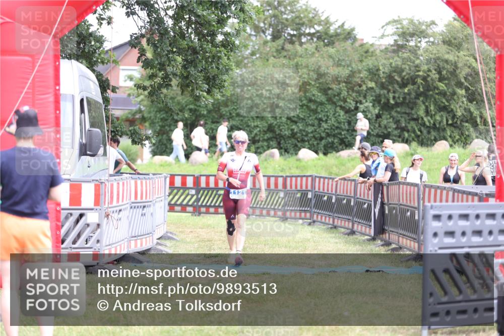 21.06.2026 - 29. Vierlanden-Triathlon Andreas Tolksdorf http://msf.ph/oto/9893513 21.06.2026 14:11:53 Ziel 1116, 1121, 1116, 1121 meine-sportfotos.de