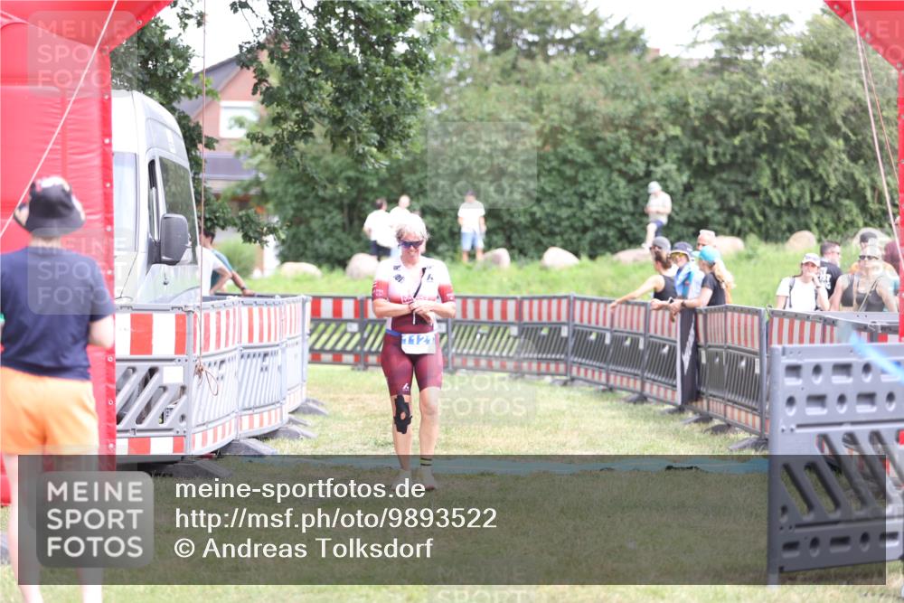 21.06.2026 - 29. Vierlanden-Triathlon Andreas Tolksdorf http://msf.ph/oto/9893522 21.06.2026 14:11:55 Ziel 48, 1116, 1121, 48, 1116, 1121 meine-sportfotos.de