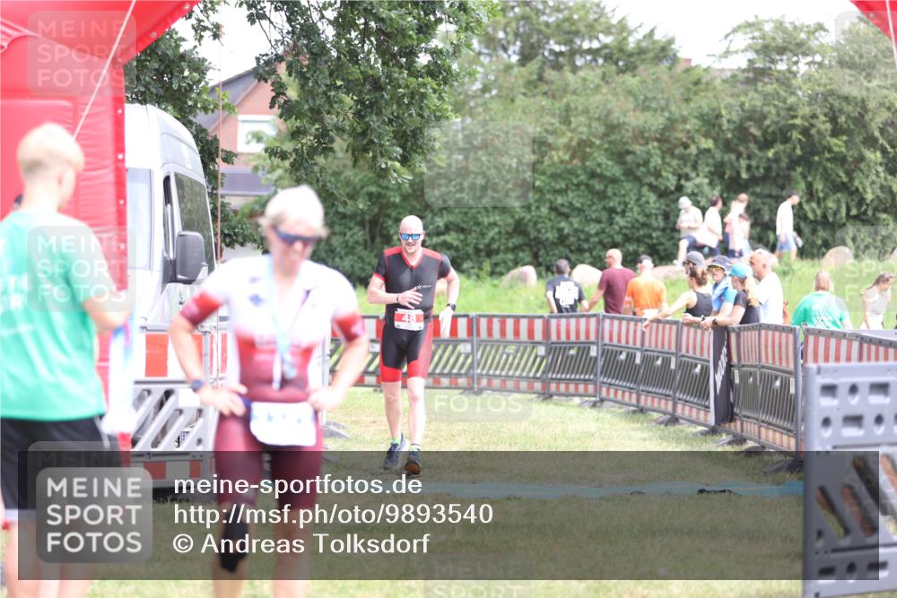 21.06.2026 - 29. Vierlanden-Triathlon Andreas Tolksdorf http://msf.ph/oto/9893540 21.06.2026 14:12:05 Ziel 48, 1083, 1116, 48, 1083, 1116 meine-sportfotos.de