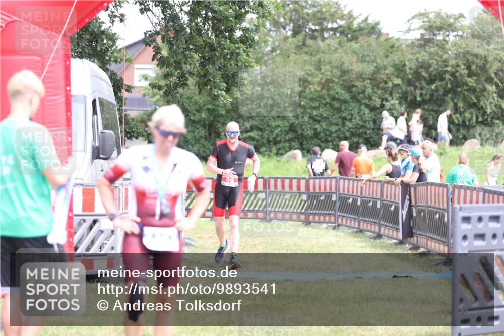 21.06.2026 - 29. Vierlanden-Triathlon Andreas Tolksdorf http://msf.ph/oto/9893541 21.06.2026 14:12:05 Ziel 48, 1083, 1116, 48, 1083, 1116 meine-sportfotos.de