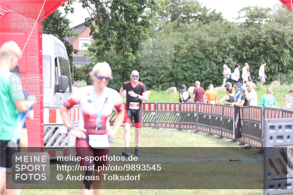21.06.2026 - 29. Vierlanden-Triathlon Andreas Tolksdorf http://msf.ph/oto/9893545 21.06.2026 14:12:05 Ziel 48, 1083, 1116, 48, 1083, 1116 meine-sportfotos.de