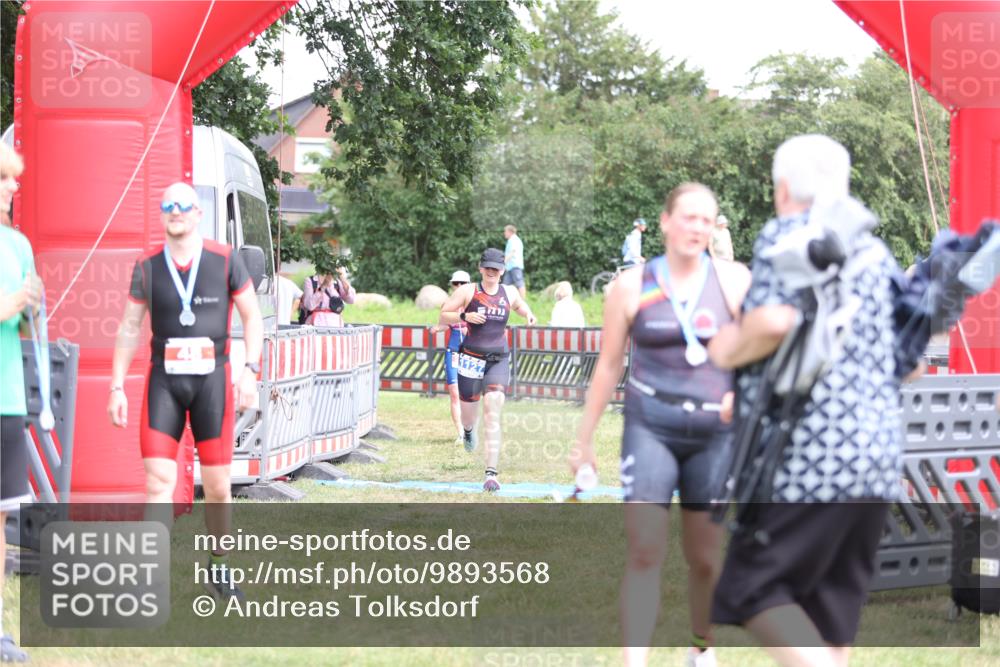 21.06.2026 - 29. Vierlanden-Triathlon Andreas Tolksdorf http://msf.ph/oto/9893568 21.06.2026 14:12:46 Ziel 233, 1127, 1134, 1146, 233, 1127, 1134, 1146 meine-sportfotos.de