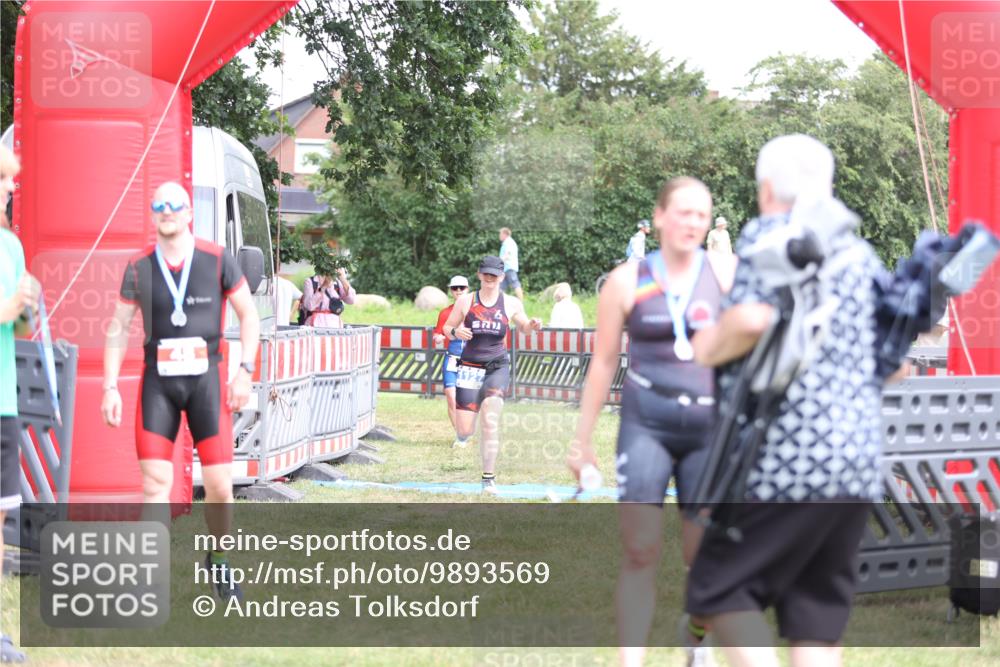 21.06.2026 - 29. Vierlanden-Triathlon Andreas Tolksdorf http://msf.ph/oto/9893569 21.06.2026 14:12:46 Ziel 233, 1127, 1134, 1146, 233, 1127, 1134, 1146 meine-sportfotos.de