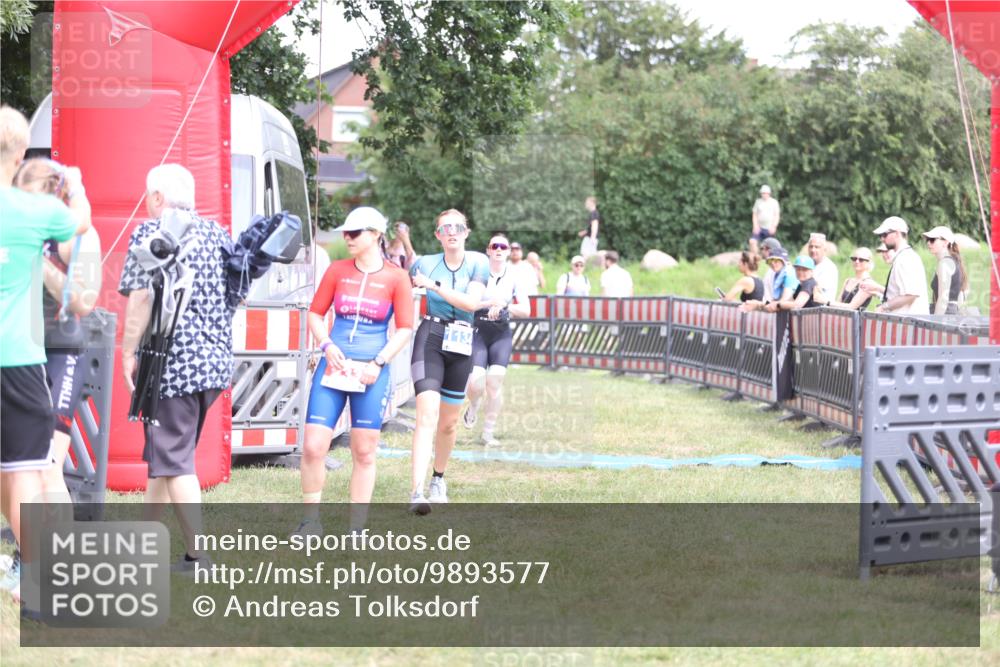21.06.2026 - 29. Vierlanden-Triathlon Andreas Tolksdorf http://msf.ph/oto/9893577 21.06.2026 14:12:53 Ziel 233, 1134, 1146, 233, 1134, 1146 meine-sportfotos.de