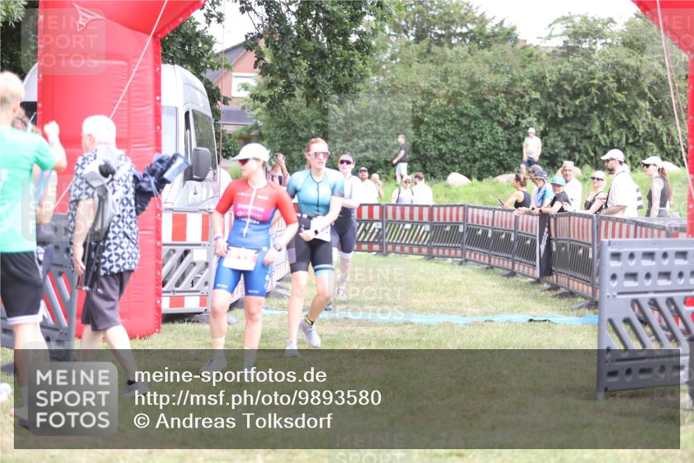 21.06.2026 - 29. Vierlanden-Triathlon Andreas Tolksdorf http://msf.ph/oto/9893580 21.06.2026 14:12:53 Ziel 233, 1134, 1146, 233, 1134, 1146 meine-sportfotos.de