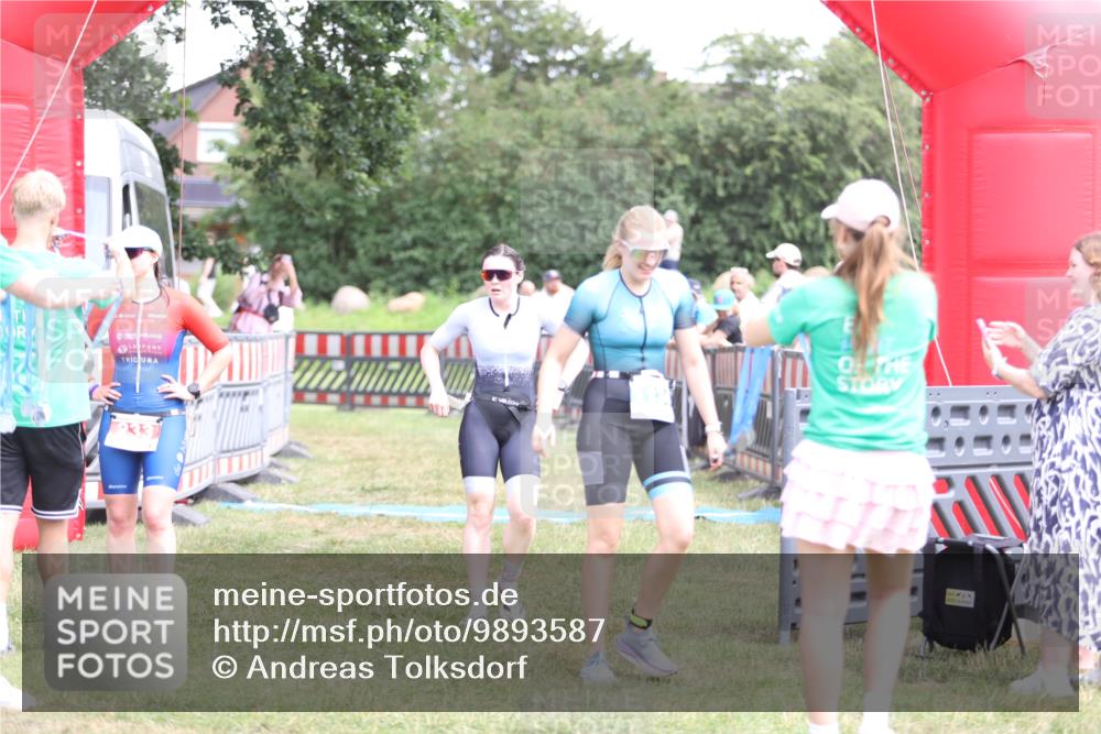 21.06.2026 - 29. Vierlanden-Triathlon Andreas Tolksdorf http://msf.ph/oto/9893587 21.06.2026 14:12:57 Ziel 1134, 1146, 1134, 1146 meine-sportfotos.de