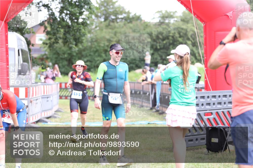 21.06.2026 - 29. Vierlanden-Triathlon Andreas Tolksdorf http://msf.ph/oto/9893590 21.06.2026 14:13:16 Ziel 1131, 1131 meine-sportfotos.de
