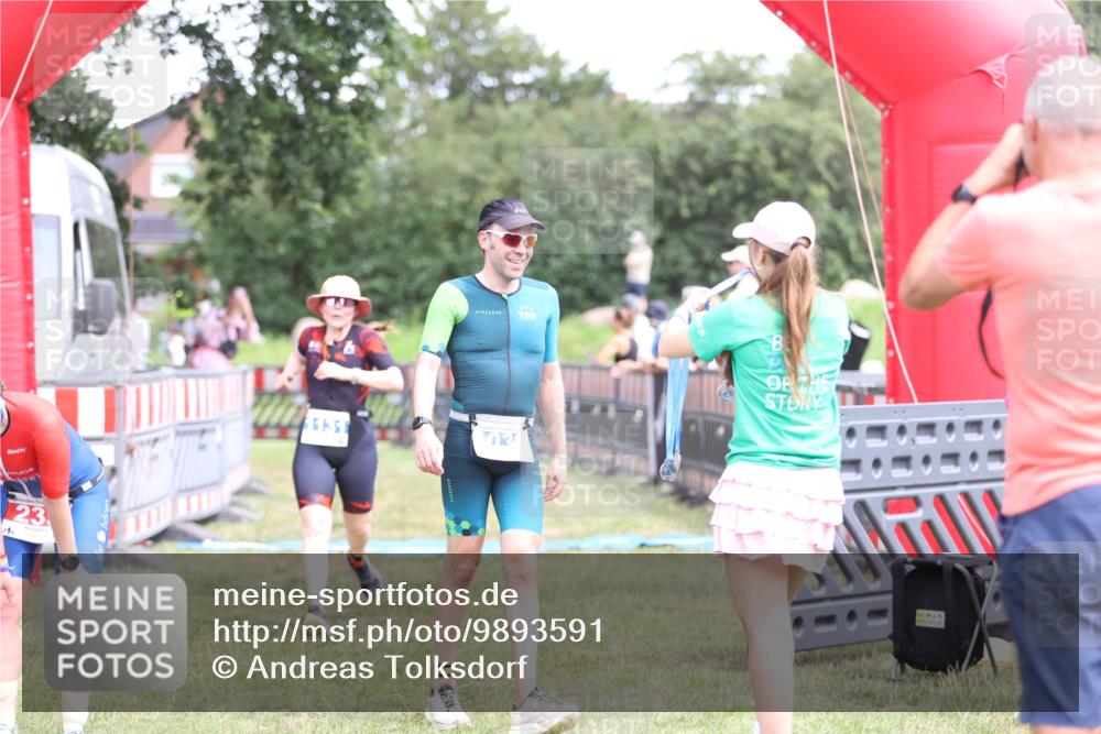 21.06.2026 - 29. Vierlanden-Triathlon Andreas Tolksdorf http://msf.ph/oto/9893591 21.06.2026 14:13:16 Ziel 1131, 1131 meine-sportfotos.de