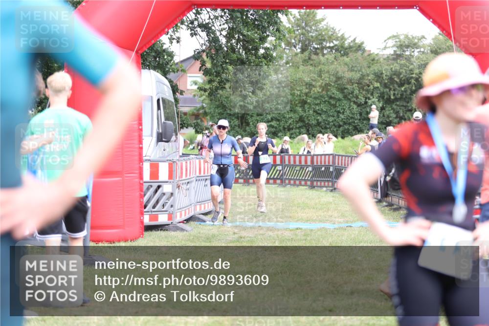 21.06.2026 - 29. Vierlanden-Triathlon Andreas Tolksdorf http://msf.ph/oto/9893609 21.06.2026 14:13:30 Ziel 771, 829, 1128, 771, 829, 1128 meine-sportfotos.de