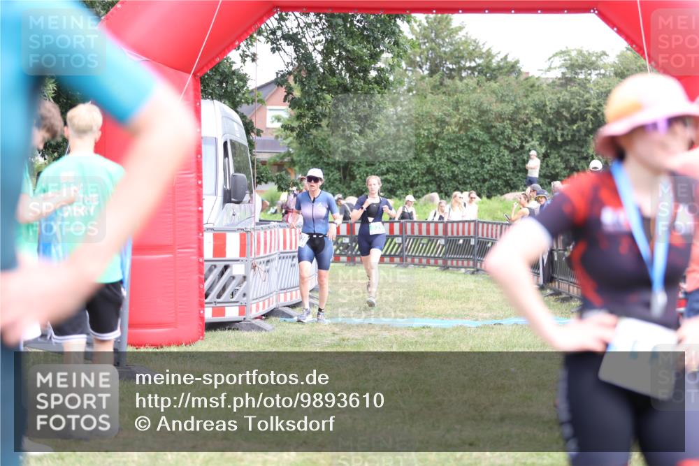 21.06.2026 - 29. Vierlanden-Triathlon Andreas Tolksdorf http://msf.ph/oto/9893610 21.06.2026 14:13:30 Ziel 771, 829, 1128, 771, 829, 1128 meine-sportfotos.de