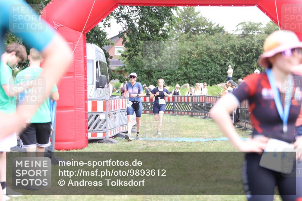 21.06.2026 - 29. Vierlanden-Triathlon Andreas Tolksdorf http://msf.ph/oto/9893612 21.06.2026 14:13:30 Ziel 771, 829, 1128, 771, 829, 1128 meine-sportfotos.de