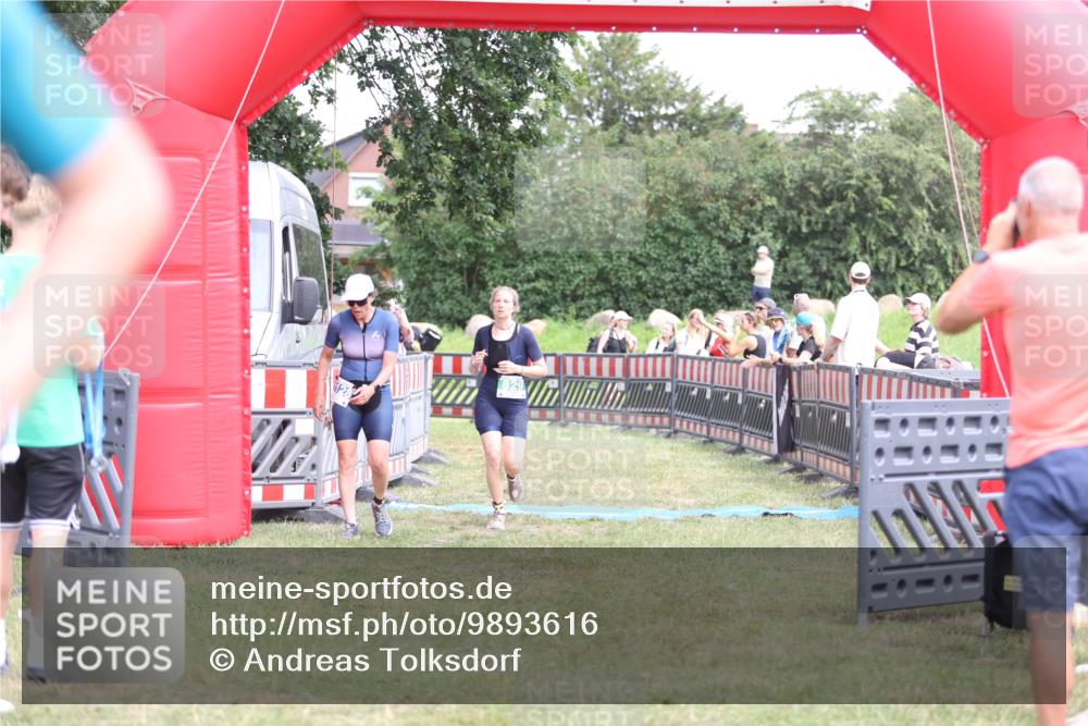 21.06.2026 - 29. Vierlanden-Triathlon Andreas Tolksdorf http://msf.ph/oto/9893616 21.06.2026 14:13:32 Ziel 771, 829, 1128, 771, 829, 1128 meine-sportfotos.de