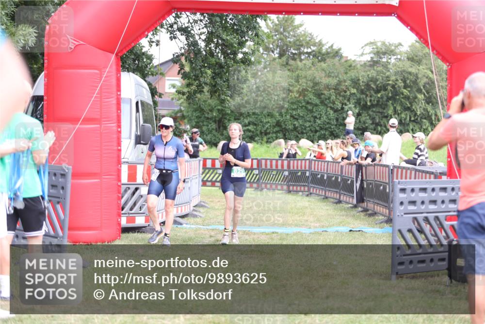 21.06.2026 - 29. Vierlanden-Triathlon Andreas Tolksdorf http://msf.ph/oto/9893625 21.06.2026 14:13:32 Ziel 771, 829, 1128, 771, 829, 1128 meine-sportfotos.de