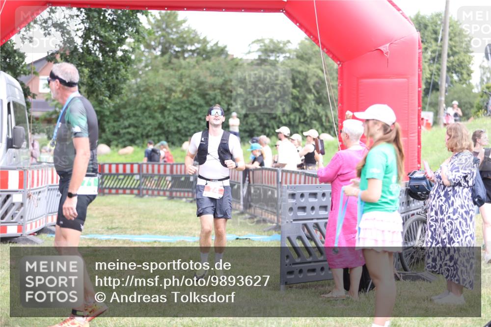 21.06.2026 - 29. Vierlanden-Triathlon Andreas Tolksdorf http://msf.ph/oto/9893627 21.06.2026 14:13:57 Ziel 74, 1112, 1139, 74, 1112, 1139 meine-sportfotos.de