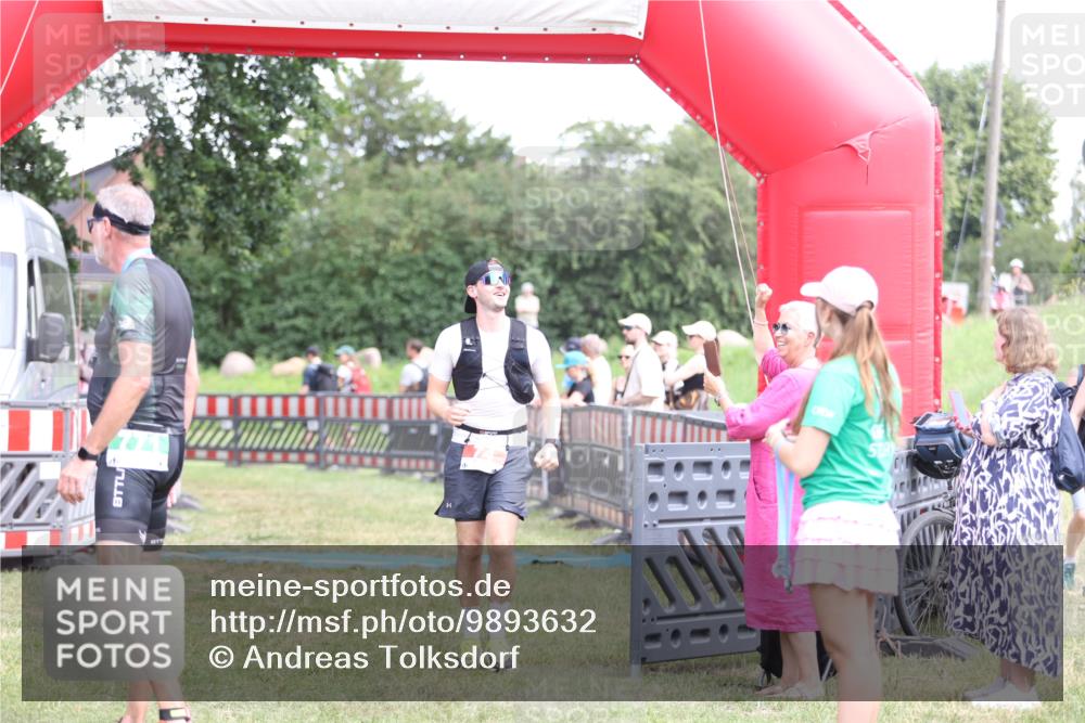 21.06.2026 - 29. Vierlanden-Triathlon Andreas Tolksdorf http://msf.ph/oto/9893632 21.06.2026 14:13:57 Ziel 74, 1112, 1139, 74, 1112, 1139 meine-sportfotos.de