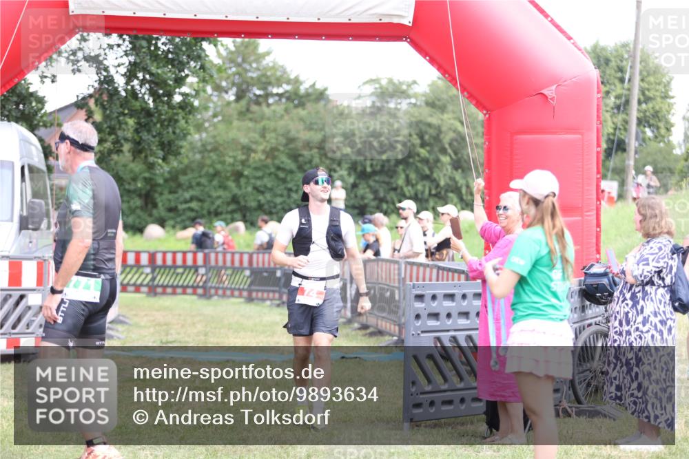 21.06.2026 - 29. Vierlanden-Triathlon Andreas Tolksdorf http://msf.ph/oto/9893634 21.06.2026 14:13:57 Ziel 74, 1112, 1139, 74, 1112, 1139 meine-sportfotos.de