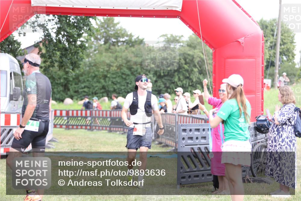 21.06.2026 - 29. Vierlanden-Triathlon Andreas Tolksdorf http://msf.ph/oto/9893636 21.06.2026 14:13:57 Ziel 74, 1112, 1139, 74, 1112, 1139 meine-sportfotos.de