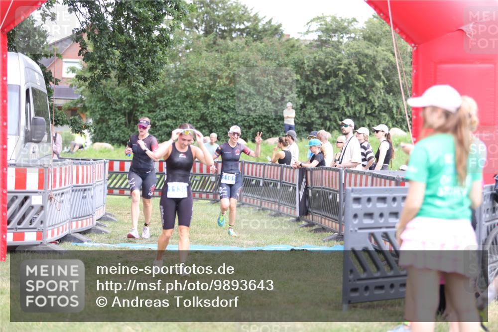 21.06.2026 - 29. Vierlanden-Triathlon Andreas Tolksdorf http://msf.ph/oto/9893643 21.06.2026 14:14:07 Ziel 1112, 1114, 1139, 1161, 1112, 1114, 1139, 1161 meine-sportfotos.de