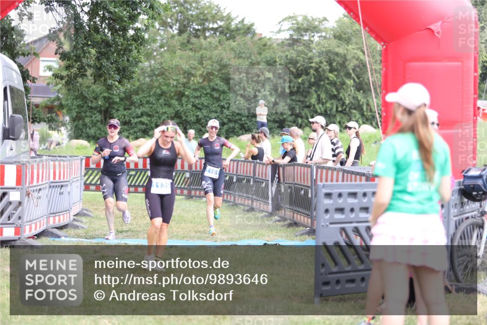 21.06.2026 - 29. Vierlanden-Triathlon Andreas Tolksdorf http://msf.ph/oto/9893646 21.06.2026 14:14:08 Ziel 1112, 1114, 1139, 1157, 1161, 1112, 1114, 1139, 1157, 1161 meine-sportfotos.de