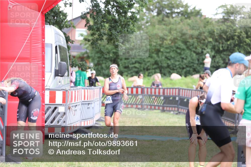 21.06.2026 - 29. Vierlanden-Triathlon Andreas Tolksdorf http://msf.ph/oto/9893661 21.06.2026 14:14:16 Ziel 1114, 1157, 1114, 1157 meine-sportfotos.de