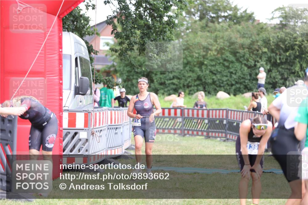 21.06.2026 - 29. Vierlanden-Triathlon Andreas Tolksdorf http://msf.ph/oto/9893662 21.06.2026 14:14:16 Ziel 1114, 1157, 1114, 1157 meine-sportfotos.de
