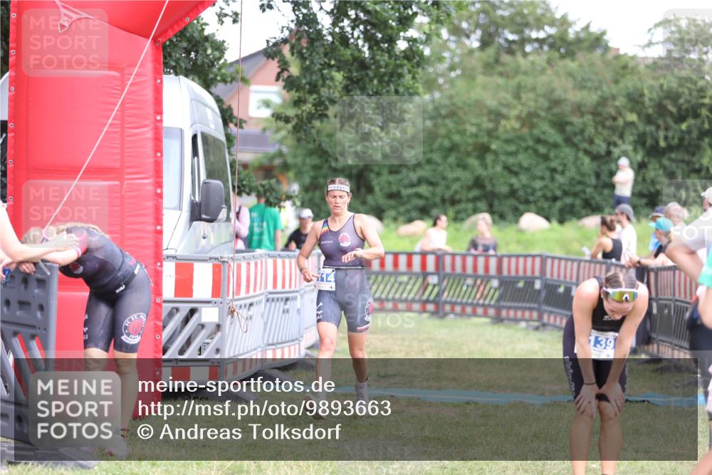 21.06.2026 - 29. Vierlanden-Triathlon Andreas Tolksdorf http://msf.ph/oto/9893663 21.06.2026 14:14:16 Ziel 1114, 1157, 1114, 1157 meine-sportfotos.de