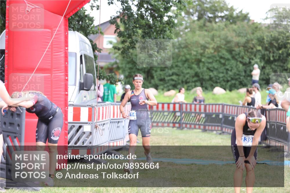 21.06.2026 - 29. Vierlanden-Triathlon Andreas Tolksdorf http://msf.ph/oto/9893664 21.06.2026 14:14:16 Ziel 1114, 1157, 1114, 1157 meine-sportfotos.de