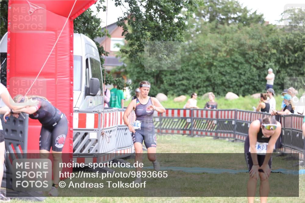 21.06.2026 - 29. Vierlanden-Triathlon Andreas Tolksdorf http://msf.ph/oto/9893665 21.06.2026 14:14:16 Ziel 1114, 1157, 1114, 1157 meine-sportfotos.de