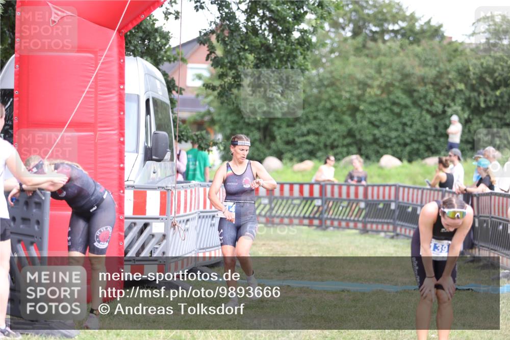 21.06.2026 - 29. Vierlanden-Triathlon Andreas Tolksdorf http://msf.ph/oto/9893666 21.06.2026 14:14:16 Ziel 1114, 1157, 1114, 1157 meine-sportfotos.de