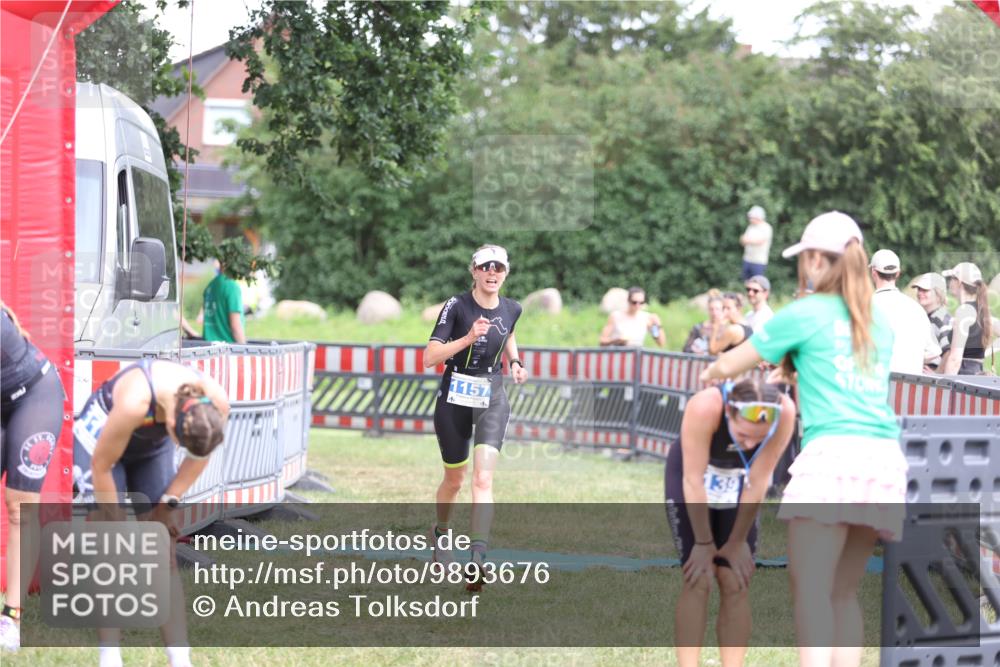 21.06.2026 - 29. Vierlanden-Triathlon Andreas Tolksdorf http://msf.ph/oto/9893676 21.06.2026 14:14:19 Ziel 1114, 1157, 1114, 1157 meine-sportfotos.de