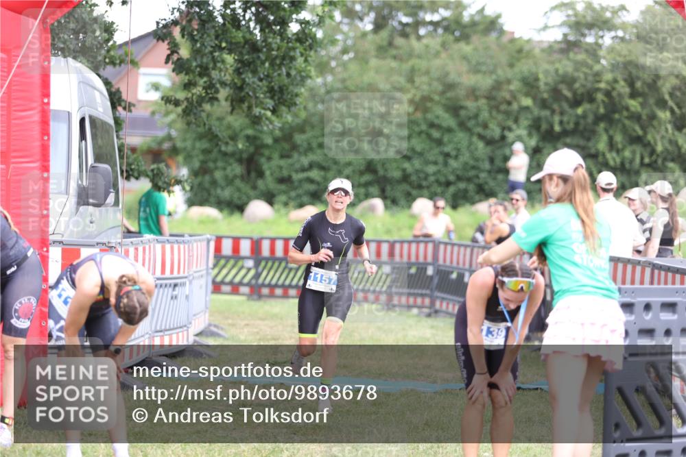 21.06.2026 - 29. Vierlanden-Triathlon Andreas Tolksdorf http://msf.ph/oto/9893678 21.06.2026 14:14:19 Ziel 1114, 1157, 1114, 1157 meine-sportfotos.de