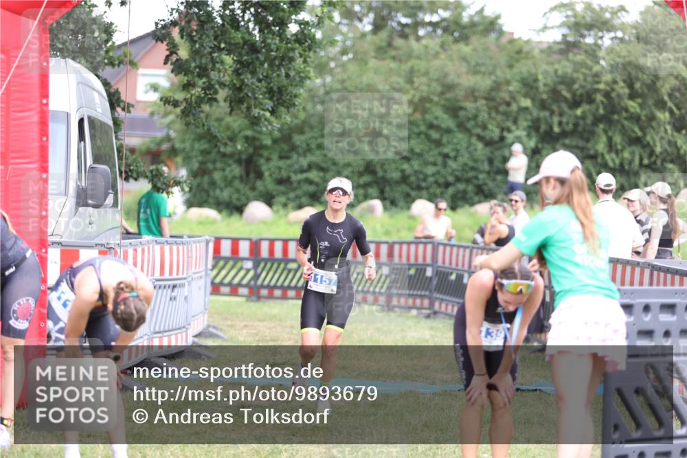 21.06.2026 - 29. Vierlanden-Triathlon Andreas Tolksdorf http://msf.ph/oto/9893679 21.06.2026 14:14:19 Ziel 1114, 1157, 1114, 1157 meine-sportfotos.de